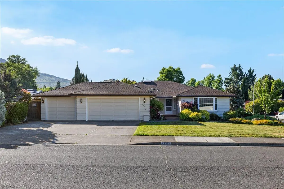 2962 Leonard Avenue, Medford, OR 97504 - #1