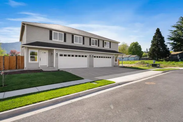 167 SE Champagne Court, Grants Pass, OR 97527