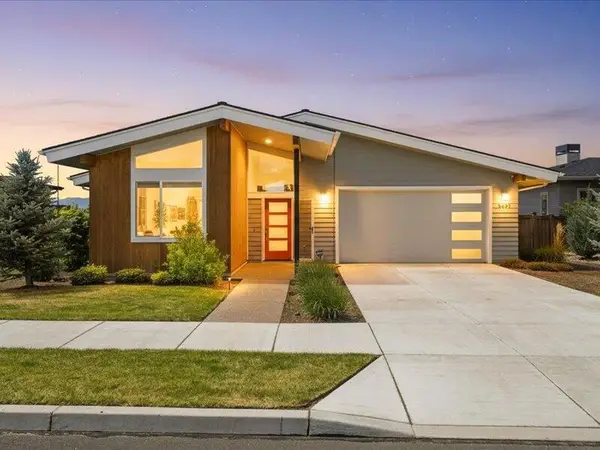 3499 SW 44th Street, Redmond, OR 97756