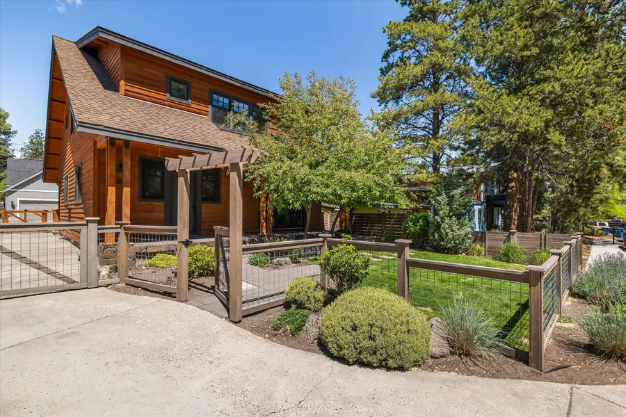 1252 NW Ithaca Avenue, Bend, OR 97703 - #2