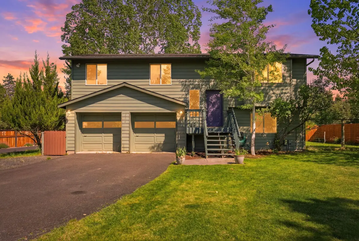 220 N Rope Place, Sisters, OR 97759 - #1