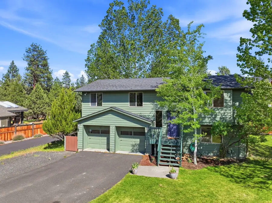 220 N Rope Place, Sisters, OR 97759 - #3