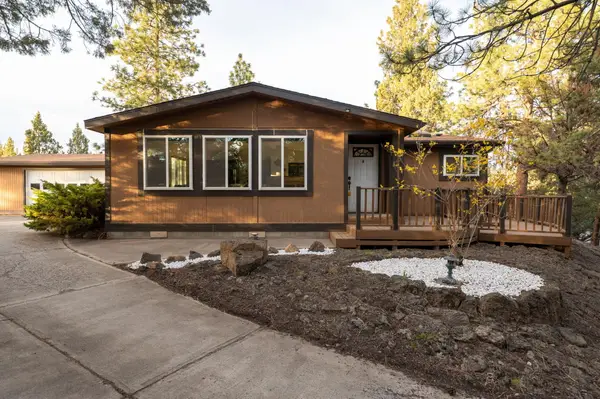 1624 SE Bronzewood Avenue, Bend, OR 97702