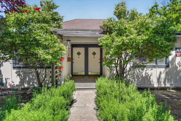 457 C Street, Ashland, OR 97520