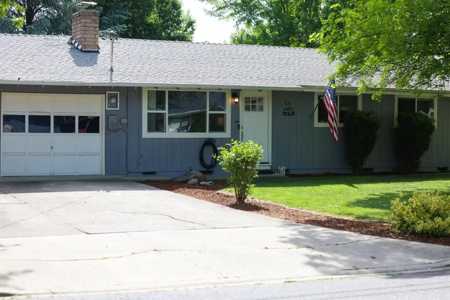 821 Crestbrook, Medford, OR 97504 - #2
