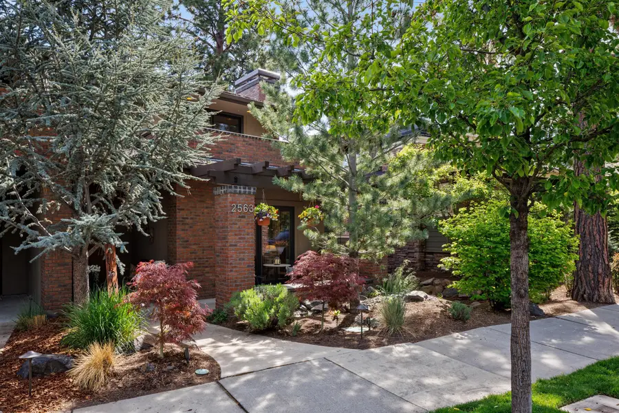 2563 NW Crossing Drive, Bend, OR 97703 - #2