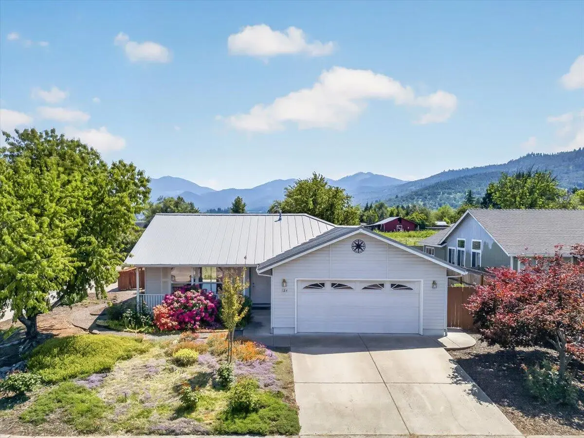 124 Samuel Lane, Phoenix, OR 97535 - #1