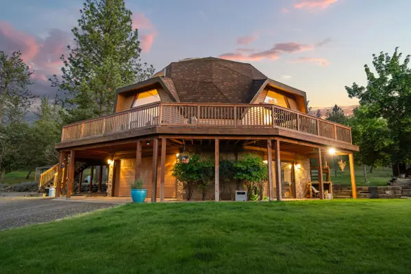 226 Entrada Drive, Eagle Point, OR 97524