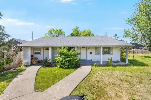 441 N 1st Street, Central Point, OR 97502