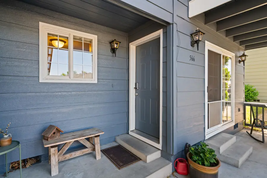 566 Village Drive, Central Point, OR 97502 - #2