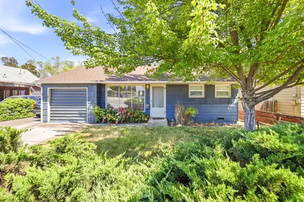 876 W Stewart Avenue, Medford, OR 97501