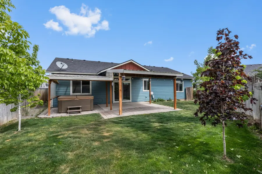 630 E A Street, Culver, OR 97734 - #3