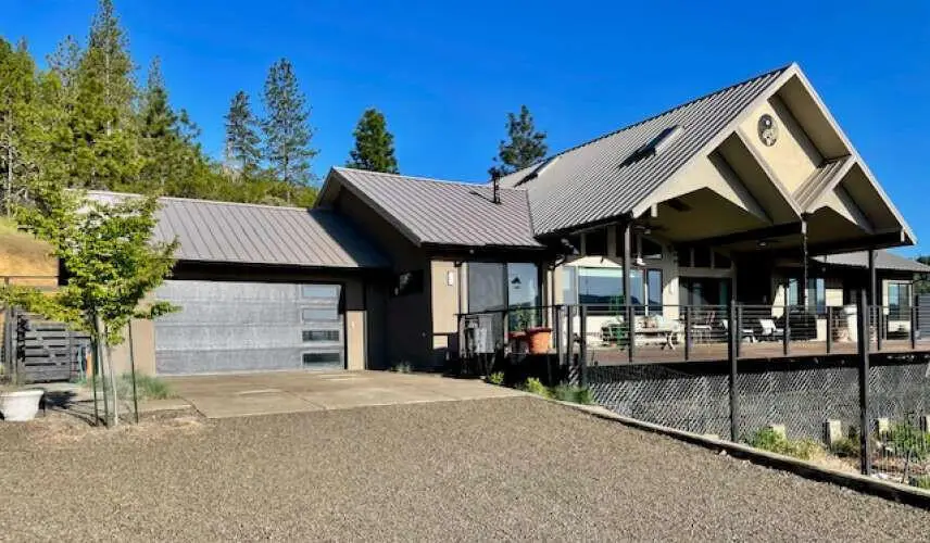 593 Ironwood Drive, Eagle Point, OR 97524 - #2
