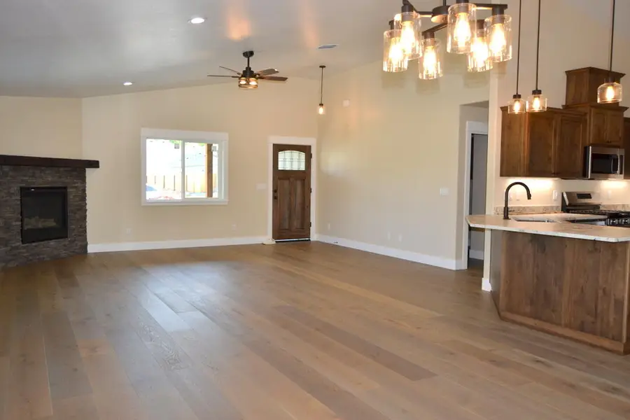 180 SW Quiet Water Lane, Grants Pass, OR 97527 - #2