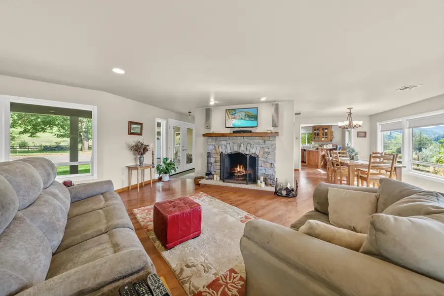 9114 Old Highway 99 S, Dillard, OR 97432 - #3