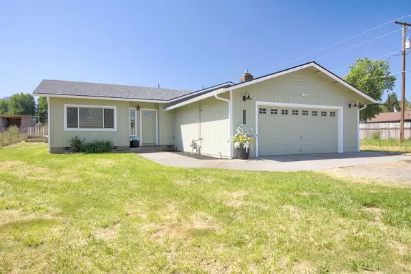 1225 SE Grandview Avenue, Grants Pass, OR 97527