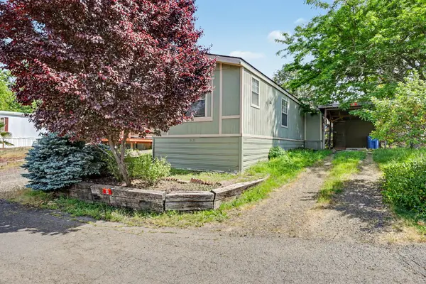 421 Stevens Road #UNIT 34, Eagle Point, OR 97524