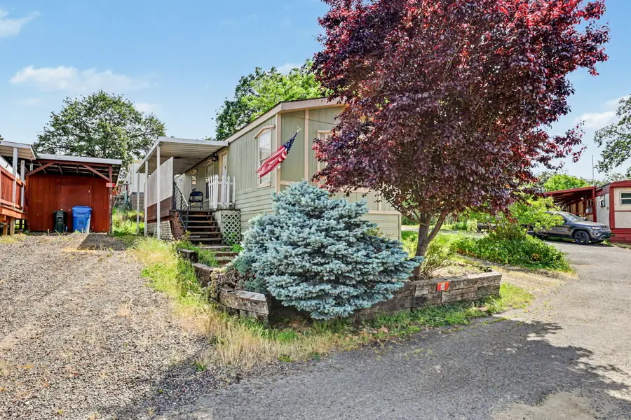 421 Stevens Road #UNIT 34, Eagle Point, OR 97524 - #2