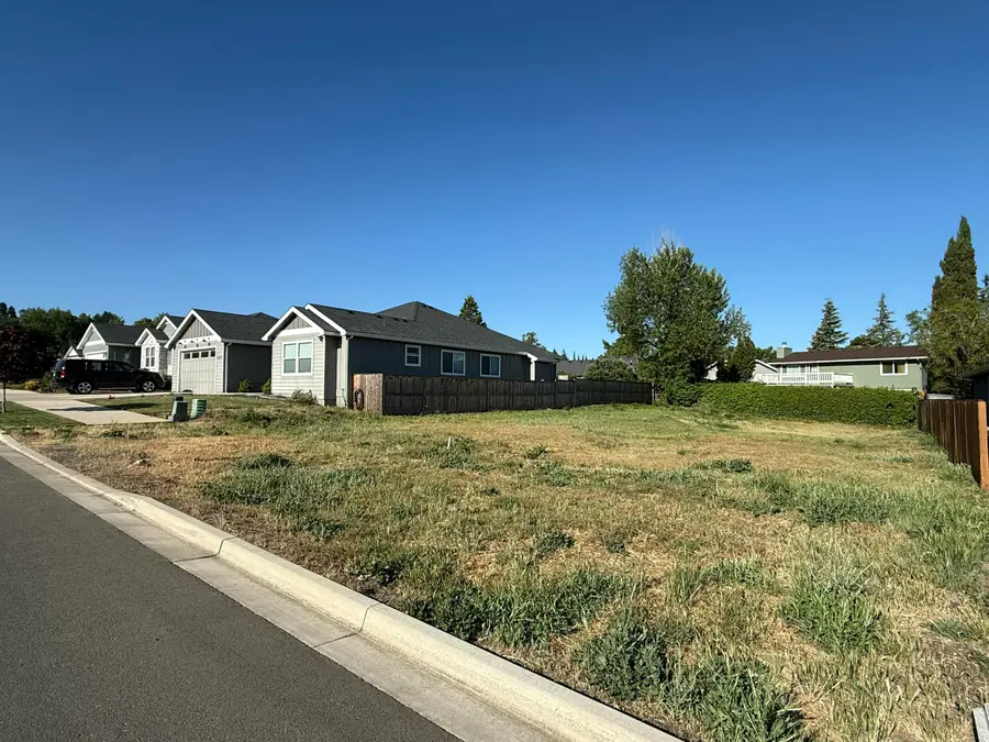 2535 Deschutes Drive, Medford, OR 97504 - #2