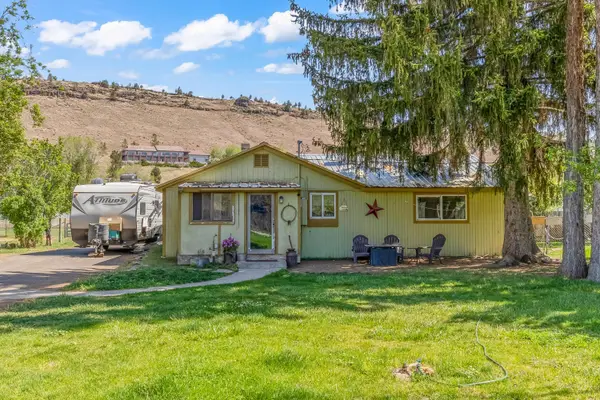 2555 SE Paulina Highway, Prineville, OR 97754