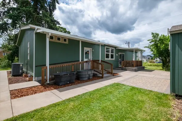 1017 N 2nd Street, Jefferson, OR 97352