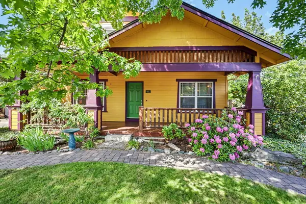 461 Parkside Drive, Ashland, OR 97520