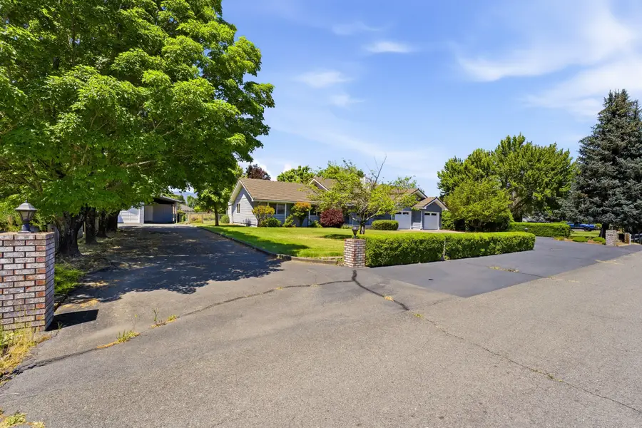 992 Auby Way, Grants Pass, OR 97527 - #3