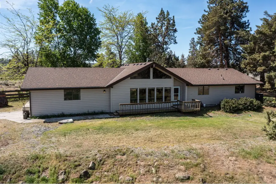 4050 SW Highland Avenue, Redmond, OR 97756 - #3