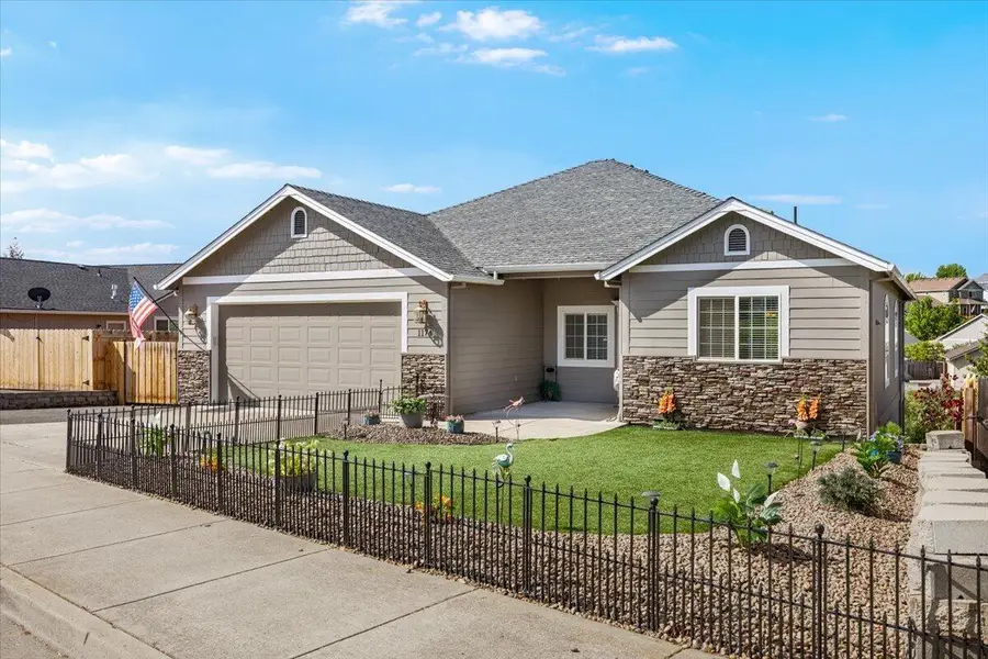 1174 Highlands Drive, Eagle Point, OR 97524 - #2