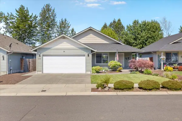 348 SW Wagner Meadows Drive, Grants Pass, OR 97526