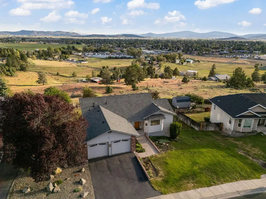 2220 Kimberly Drive, Klamath Falls, OR 97603 - #2