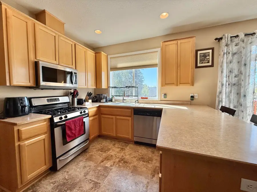 5118 Cherry Blossom Lane, Klamath Falls, OR 97601 - #3