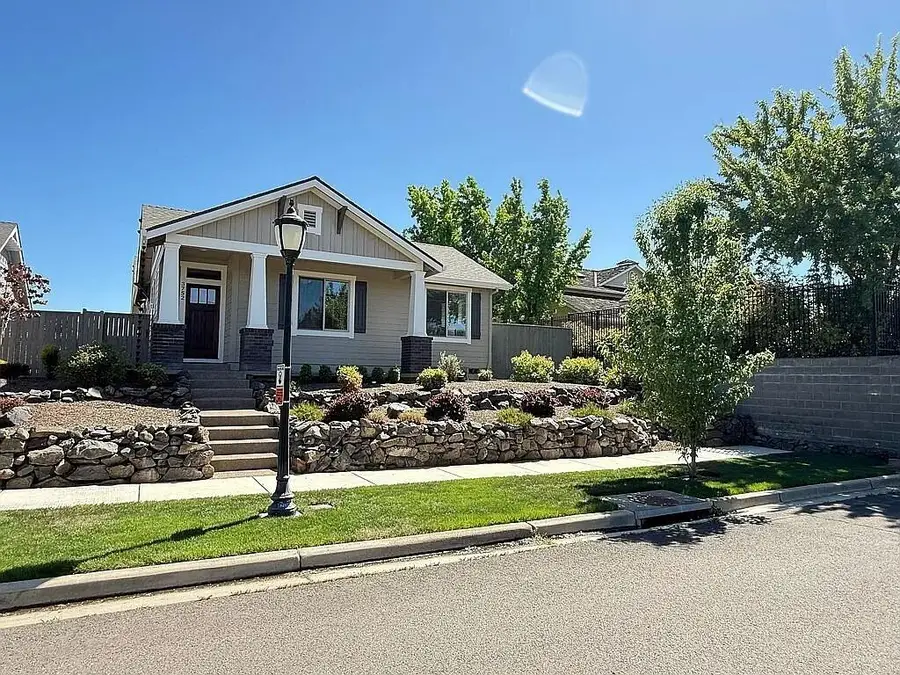 3752 Sunleaf Avenue, Medford, OR 97504 - #2
