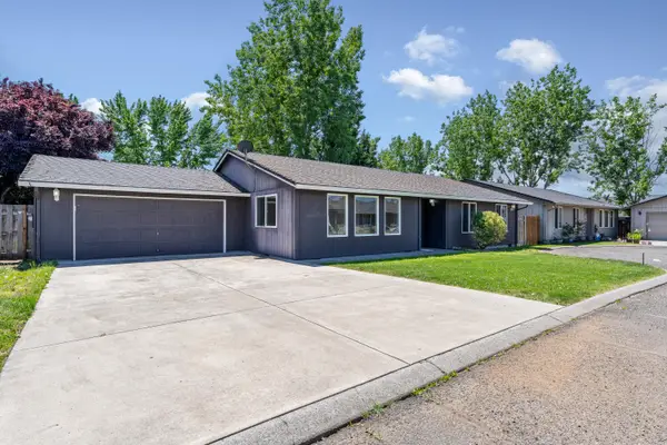 3452 Lazy Lane, White City, OR 97503