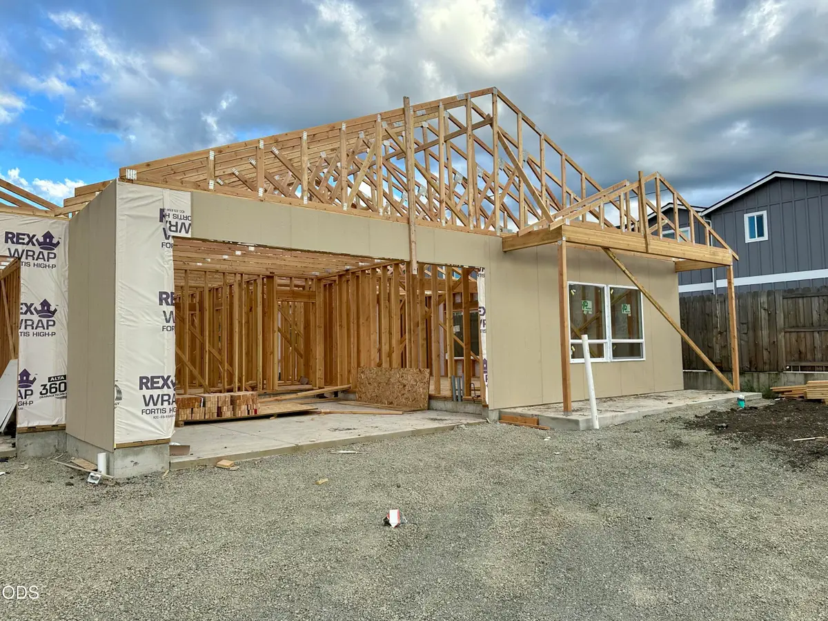 313 E Rapp Road, Talent, OR 97540 - #1