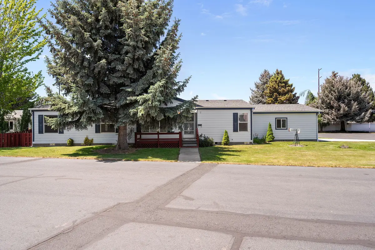 1815 NE 6th Street, Redmond, OR 97756 - #1