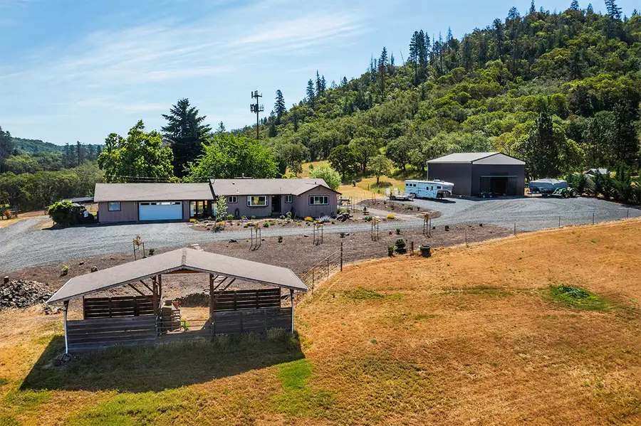 5388 Kane Creek, Central Point, OR 97502 - #3