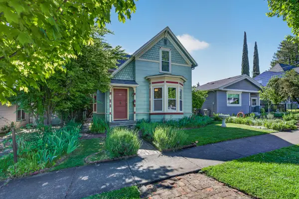 138 Third Street, Ashland, OR 97520