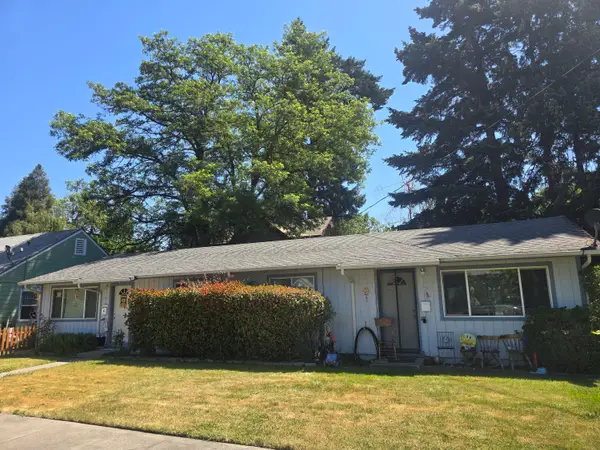 703 NW 2nd Street, Grants Pass, OR 97526