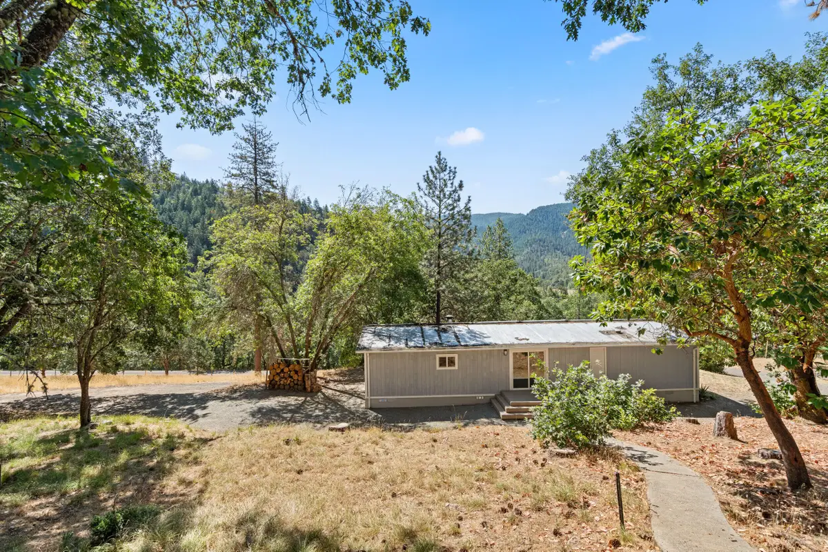 18505 E Evans Creek Road, Rogue River, OR 97537 - #1