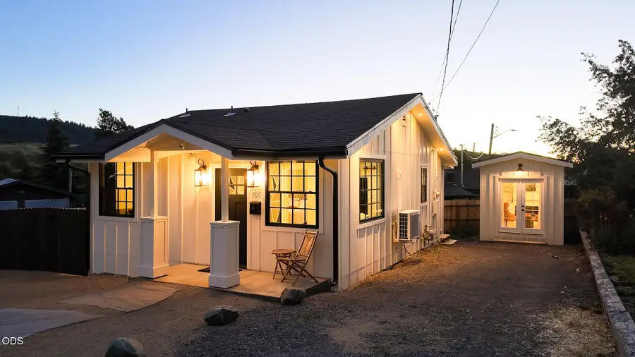 705 Cook Street, Klamath Falls, OR 97601 - #2