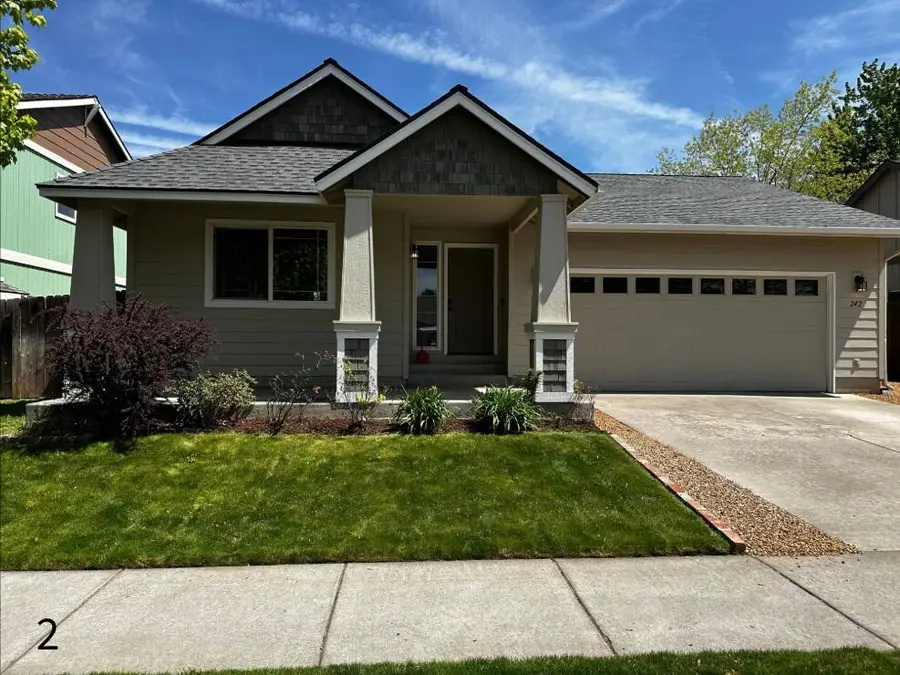 242 NW 25th Street, Redmond, OR 97756 - #2
