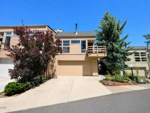 1952 NE Otelah Place, Bend, OR 97701