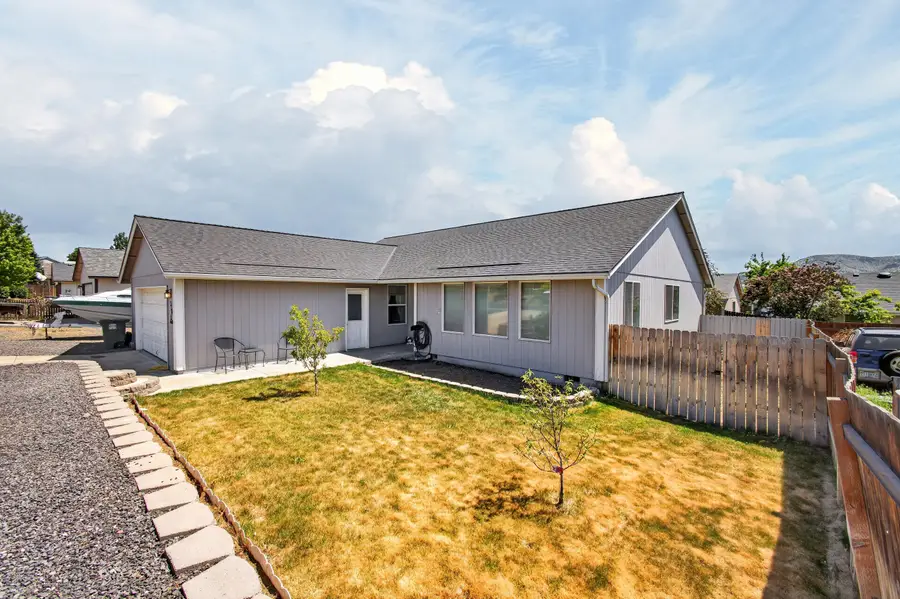 316 Geneva Street, Culver, OR 97734 - #3