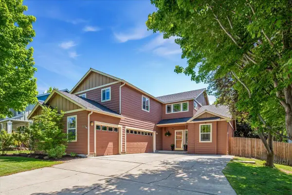 1339 SW Rimrock Way, Redmond, OR 97756