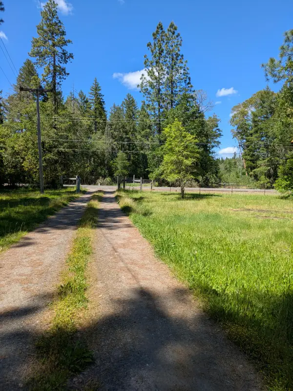 575 Kirkham Road, Cave Junction, OR 97523
