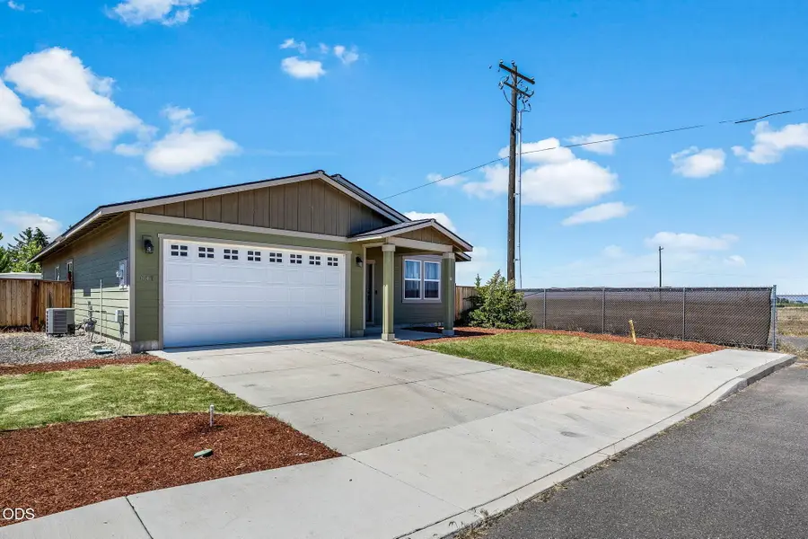 647 Liberty Drive, Metolius, OR 97741 - #2