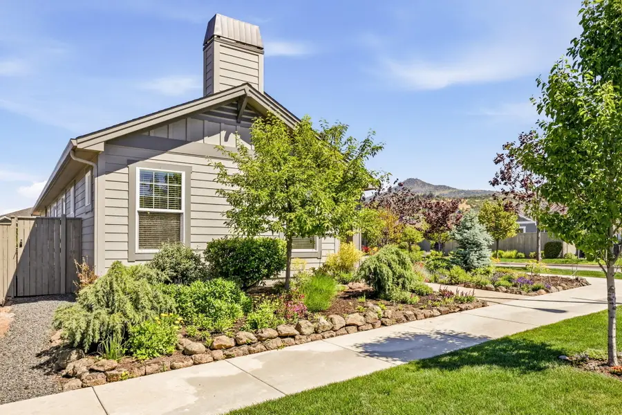 3841 Shamrock Drive, Medford, OR 97504 - #3
