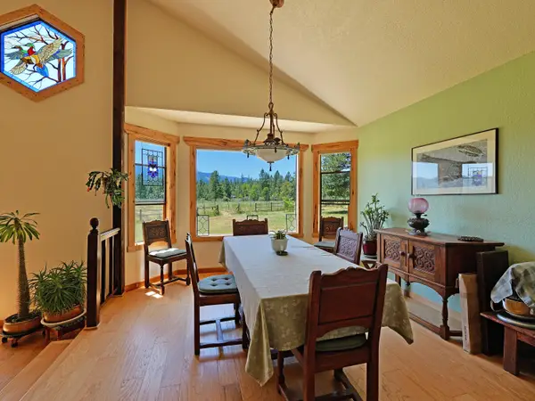 335 Sheraton Drive, Williams, OR 97544