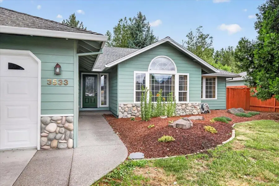 3533 Alderwood Drive, Medford, OR 97504 - #2